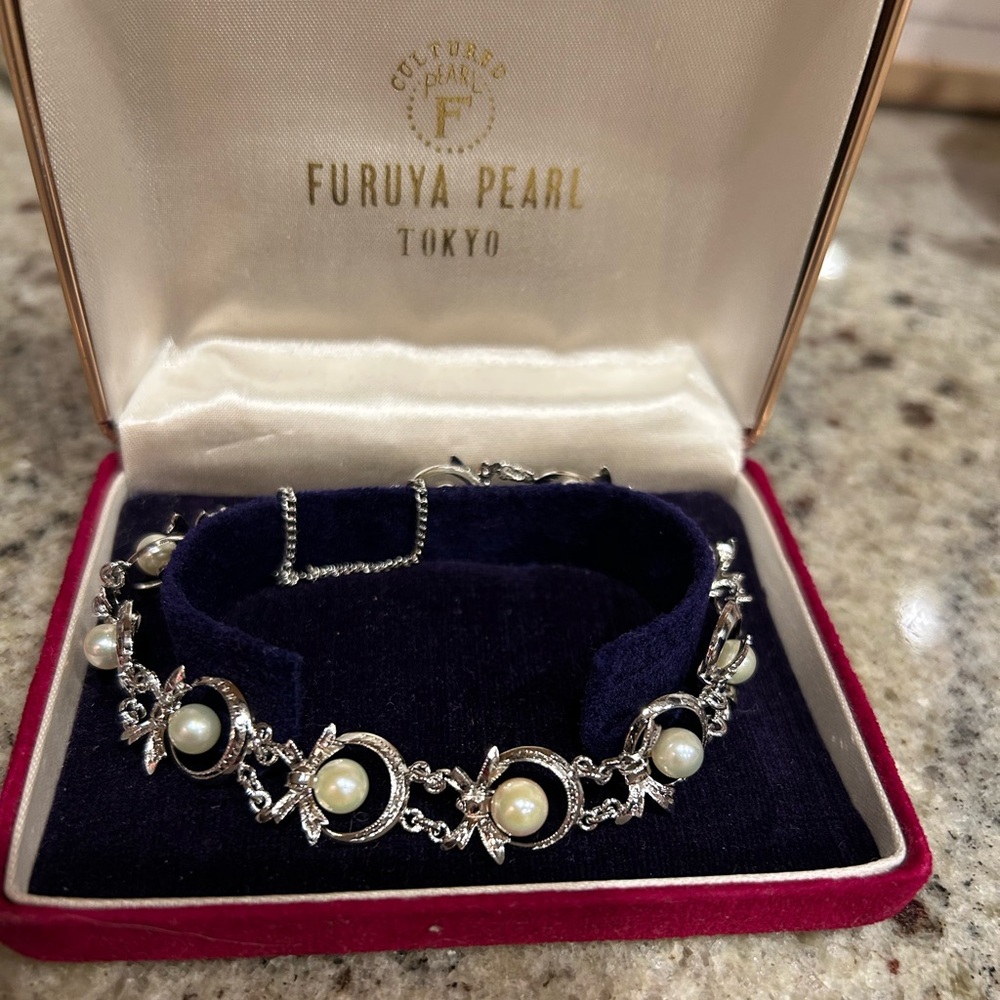 Cultured pearl & sterling bracelet with sparkly bows